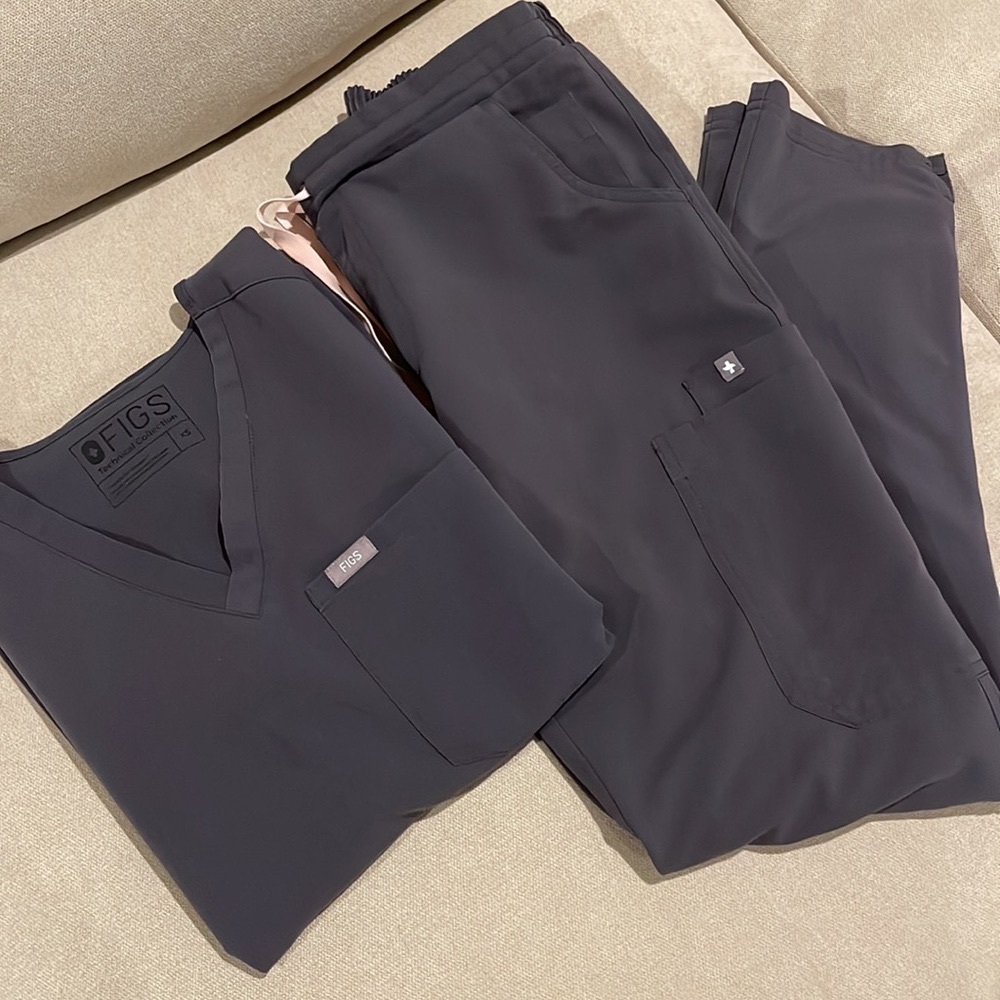 Figs scrubs XS Gray. Good condition!